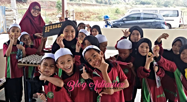 Murid Darjah 1 Belajar Topik Pecahan | Izzat Buat & Bakar Biskut Pecahan