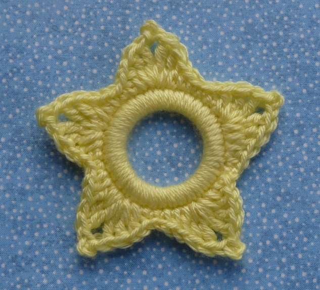Whiskers & Wool Star Christmas Ring Ornament