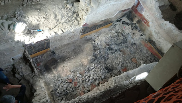 Ancient Roman building with ‘magnificent frescoed walls’ found beneath former cinema in Verona