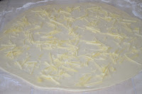 Нудли (штрудли): Посыпать пласт сыром