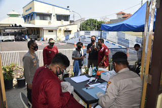 Polresta Cirebon Laksanakan Tes Swab Mandiri untuk Personelnya Polresta Cirebon Laksanakan Tes Swab Mandiri untuk Personelnya