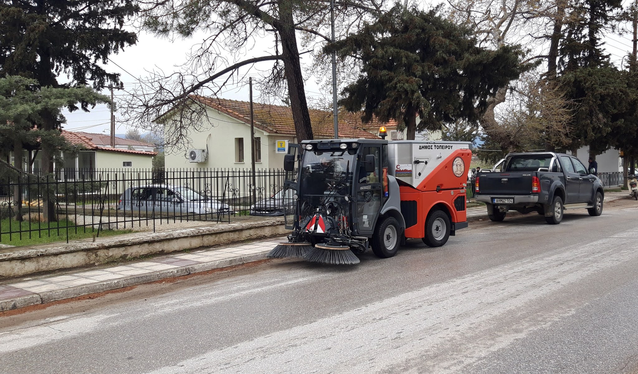 Σύγχρονο αναρροφητικό σάρωθρο απέκτησε ο Δήμος Τοπείρου