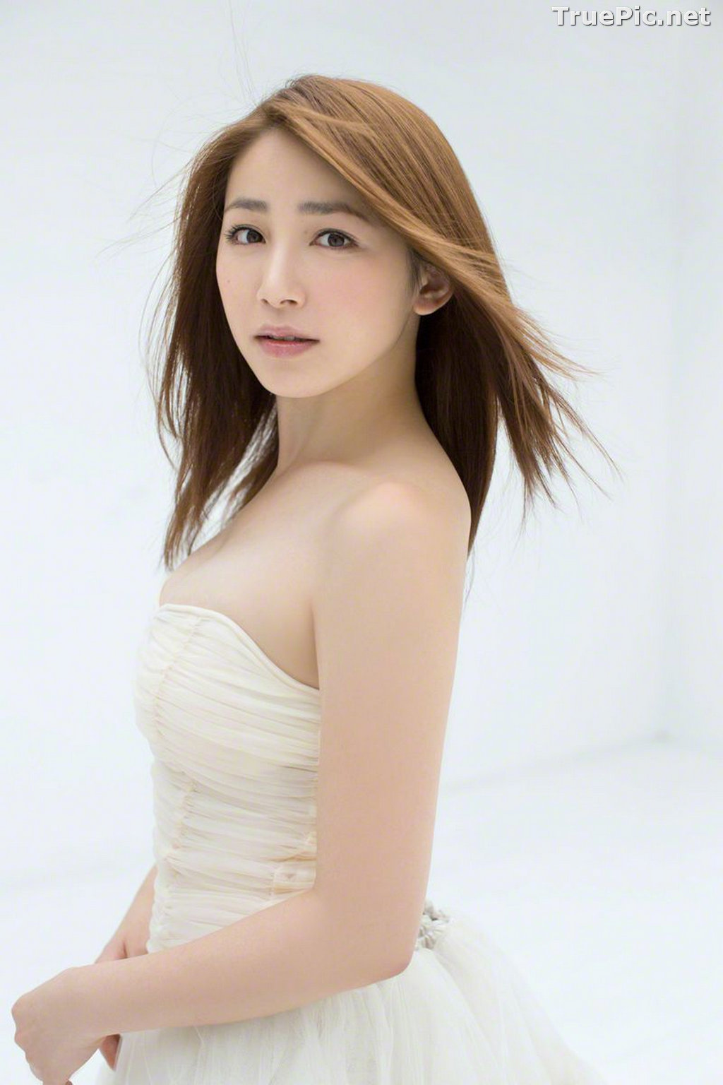 Image [Wanibooks Jacket] No.129 - Japanese Singer and Actress - You Kikkawa - TruePic.net - Picture-2