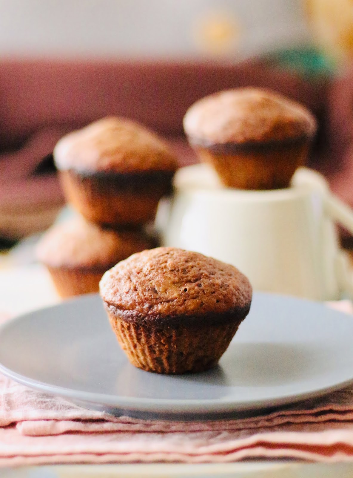 Muffins saudáveis e sem glúten de banana e chocolate flor do brownie