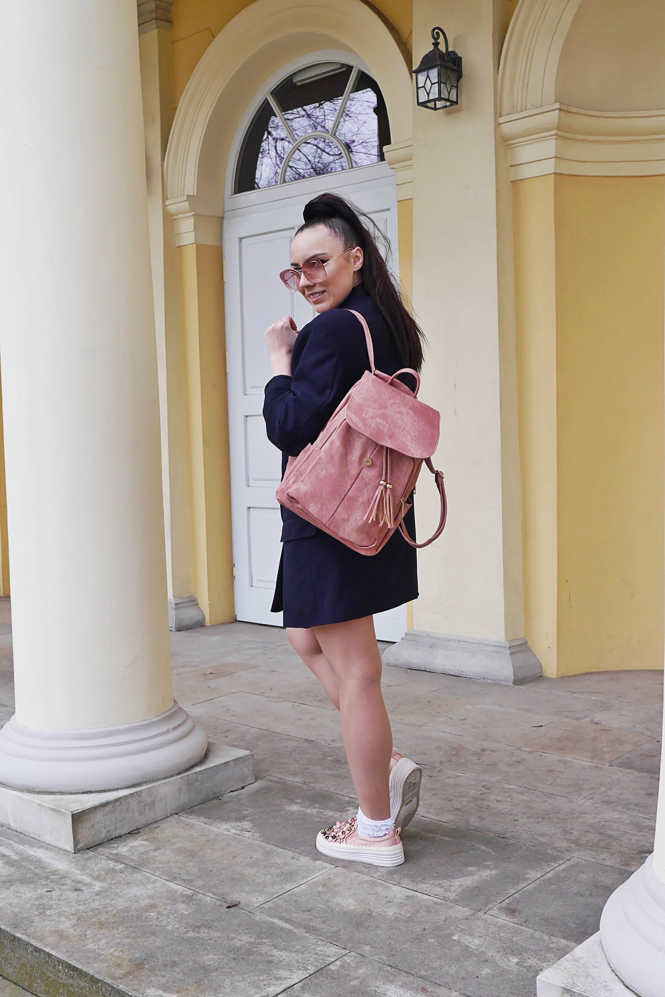 fashion blogger look outfit ootd oversize blazer armani giorgio pink sunglasses spring look