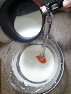 pour-chilled-milk