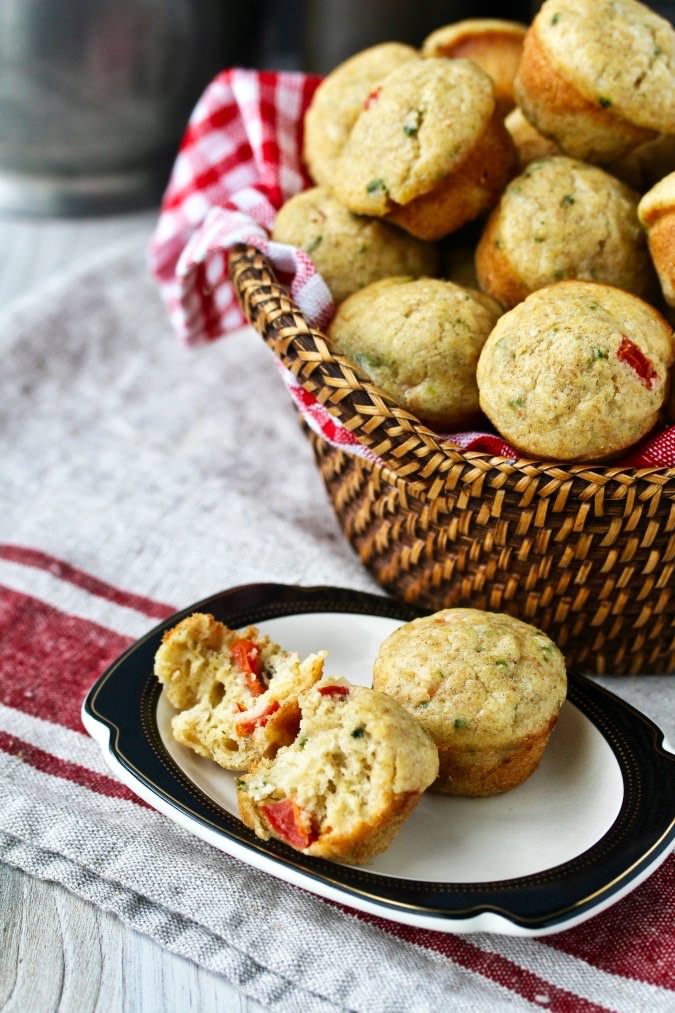 Sourdough Tomato and Basil Muffins with Parmesan and garlic - Pane bianco muffins Sourdough Tomato and Basil Muffins with Parmesan and garlic - Pane bianco muffins