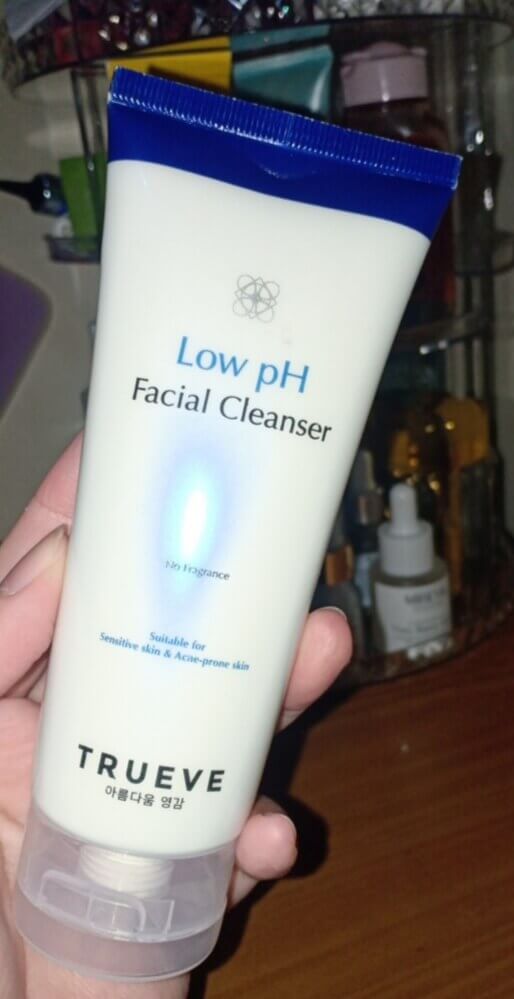 Cek Ingredients Trueve Low pH cleanser SKINCAPEDIA
