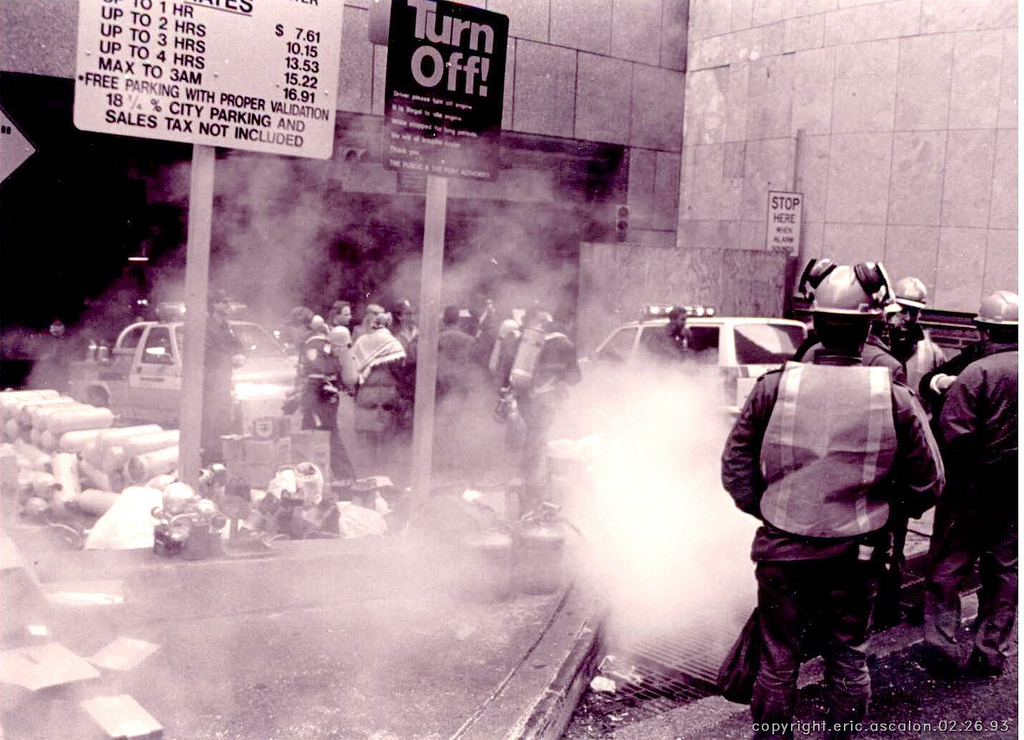 Всемирный торговый центр в Нью-Йорке теракт 1993. Башни Близнецы 1993 год взрыв.