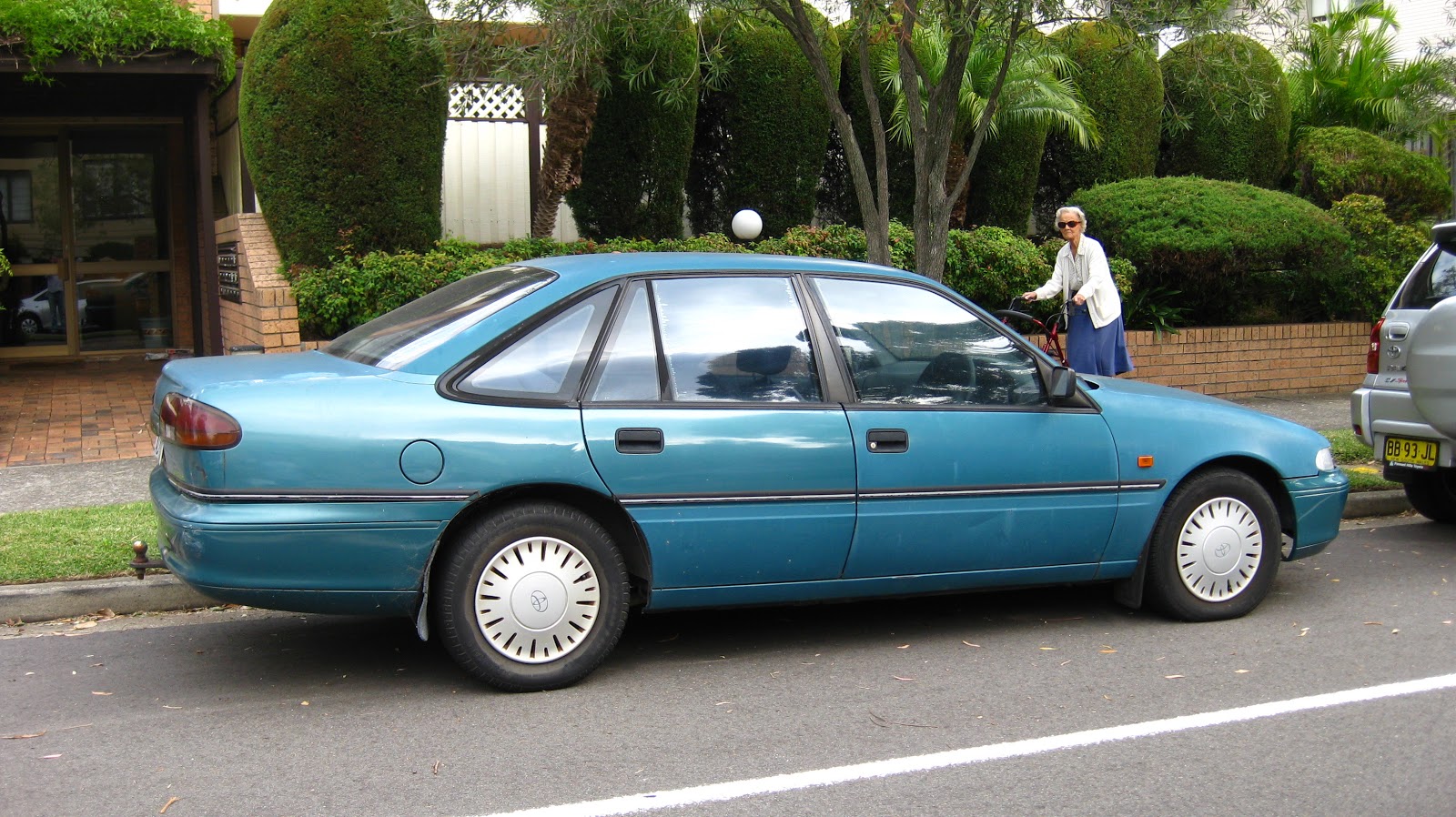 Aussie Old Parked Cars: 1993 Toyota Lexcen CSi Sedan
