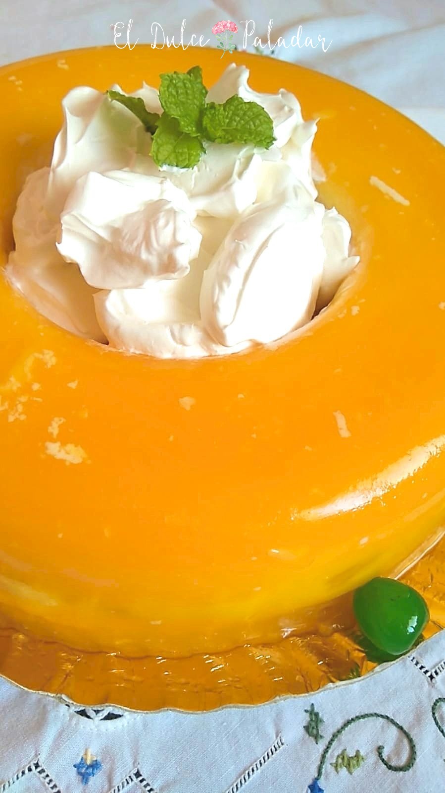 Gelatina flotante rellena de frutas El dulce paladar