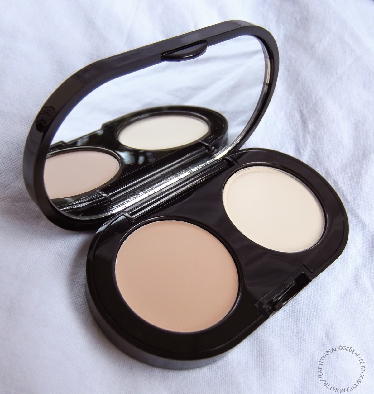 BOBBI BROWN Creamy Concealer Kit.Ivory.Review,Photos,Swatches COSMELISTA