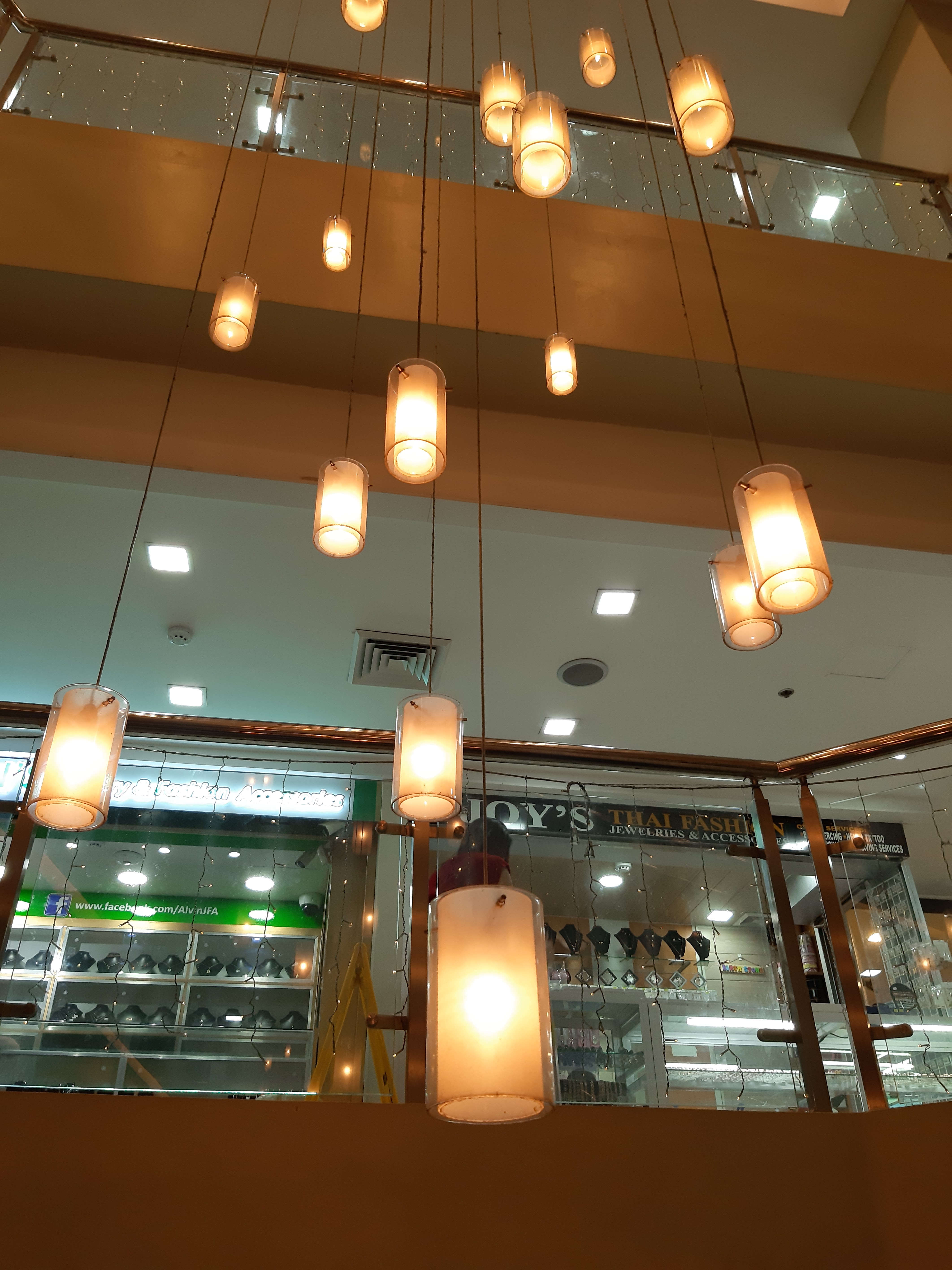 Meadow Trail HOW TO DETERMINE THE NUMBER OF LIGHTING FIXTURES IN ONE