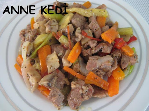 ANNE KEDİ Sebzeli Et Kavurma
