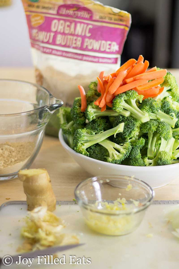 Low Carb Thai Peanut Chicken & Broccoli In the Kitchen with Honeyville