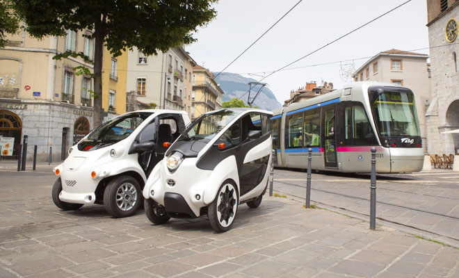 i-Road and Coms EVs plus a tram in Grenoble