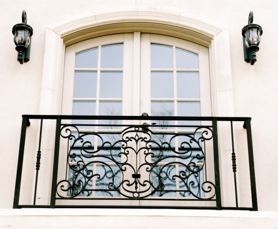 8 Gambar Railing Balkon Klasik (Cocok Untuk Rumah Minimalis) Bang