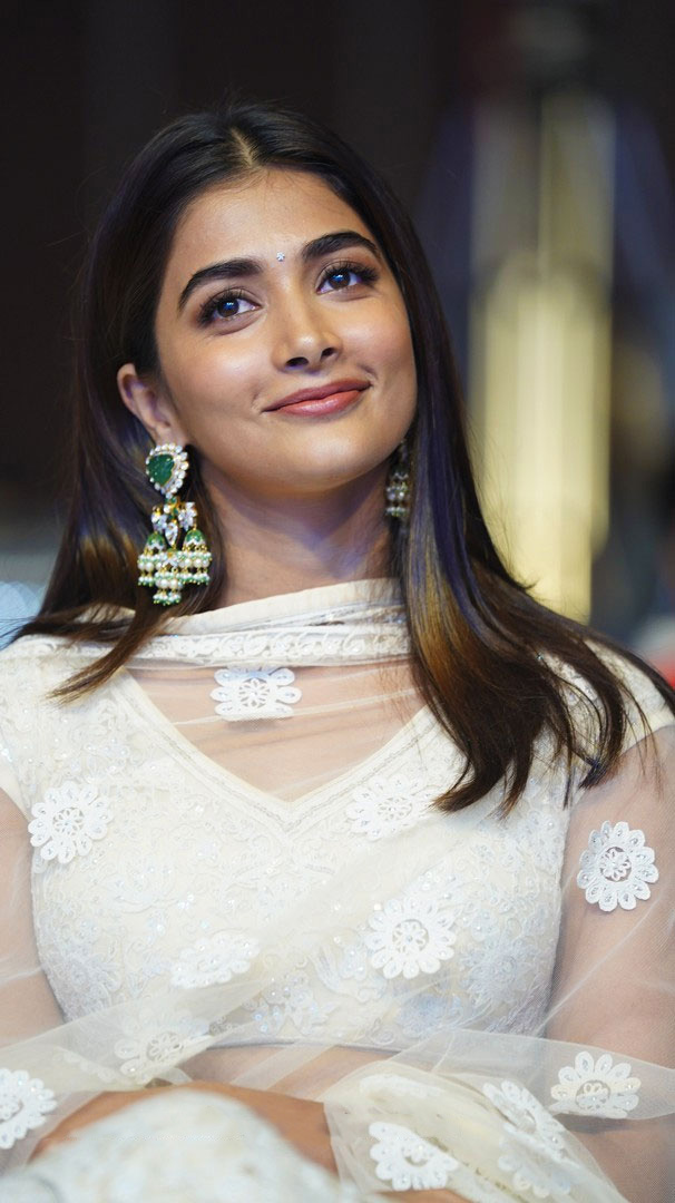 Pooja Hegde in White Salwar from Most Eligible Bachelor Event Pooja-hegde-most-eligible-bachelor-6