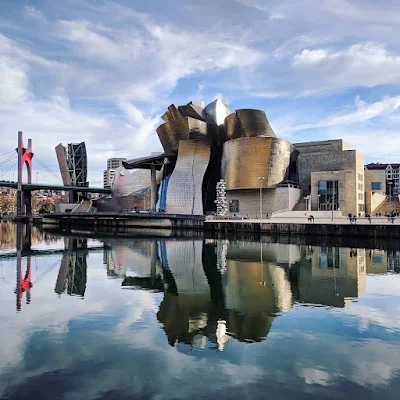 One Week in Bilbao for Christmas: Reflections of the Guggenheim Museum