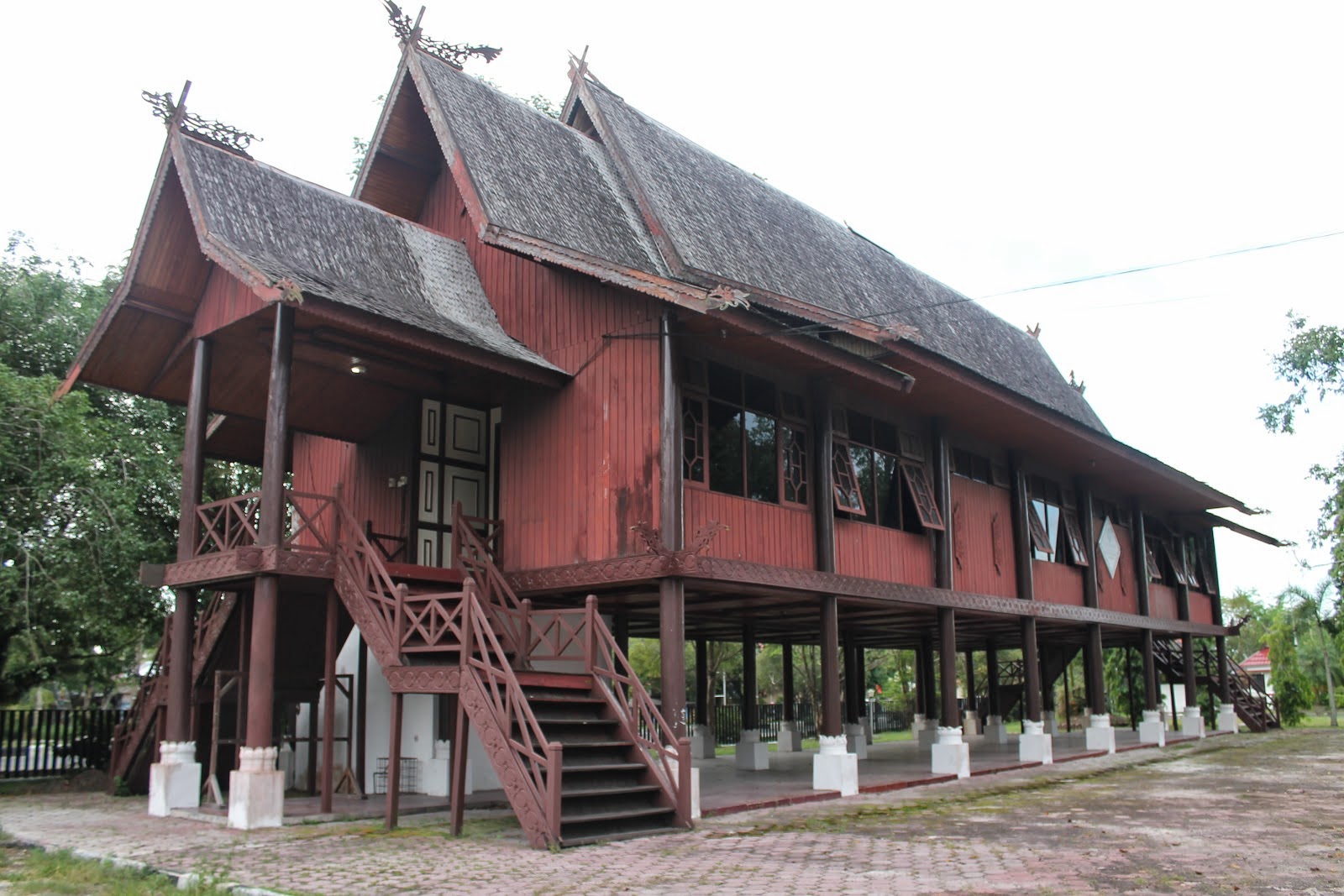 Pengertian Arsitektur, Pengertian Rumah Tradisional, dan 14 Contoh