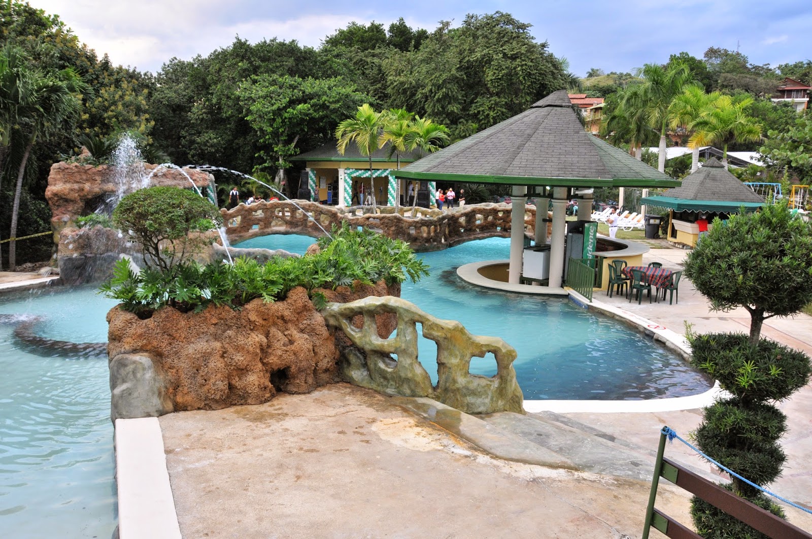 Casa Club Vega Real Reinaugura Piscina Ecológica