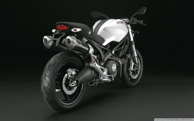 2008_ducati_monster_696_6-wallpaper-1920x1200.jpg