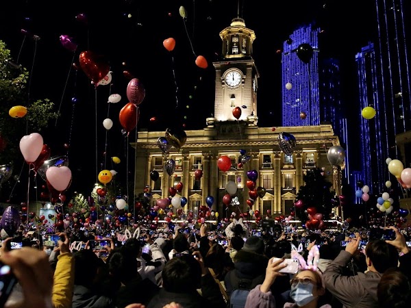 Warga Wuhan Rayakan Tahun Baru, Adhie Massardi: Bukannya Minta Maaf Malah Pesta Pora
