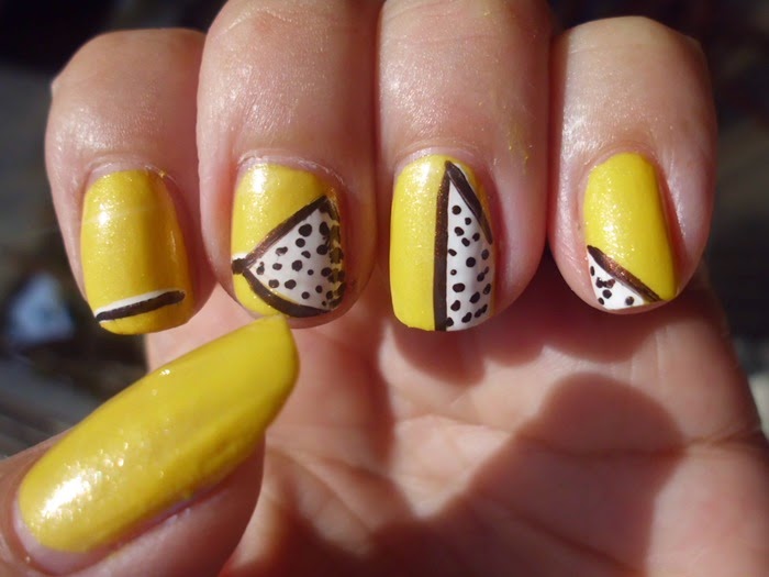 manicura fantasia amarilla