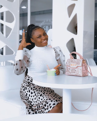 Meet Adesola Momoh, An Author, A Vlogger & Content Creator