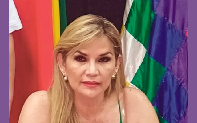 Expresidenta Añez dice que el crédito del FMI “daba para vacunar con rapidez a todos los bolivianos”