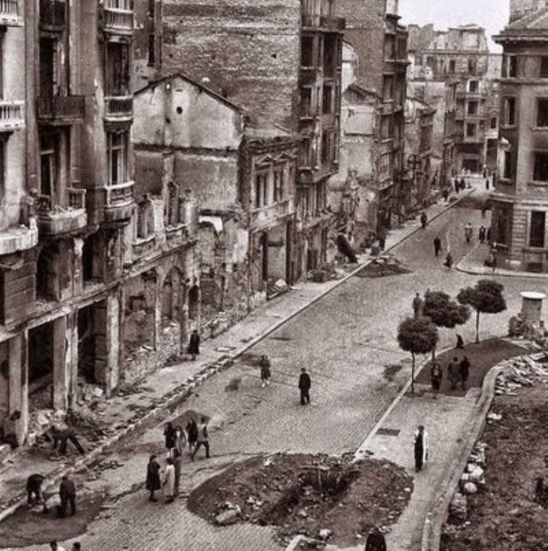 ТАРАЛЕЖ: На тази дата: 30 март 1944 г. София е бомбардирана от ...