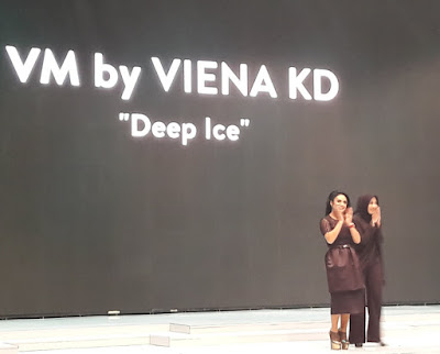 Highlight Indonesia Fashion Week 2018: Pesona Salju Dalam "Deep Ice" Rancangan Viena Mutia|KD