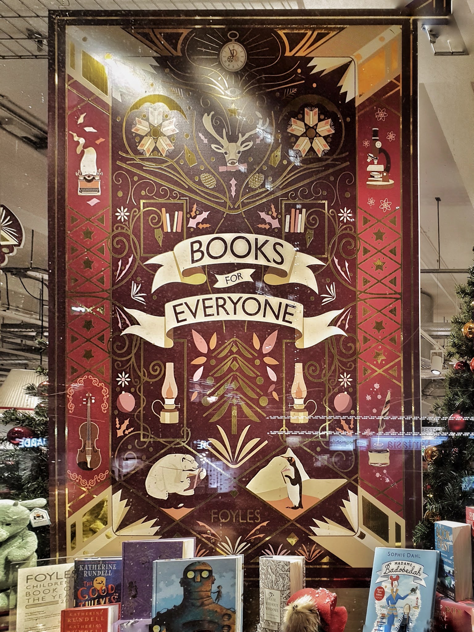 MOMENTOS de un "instante" London (Foyles Bookstore) Books for Everyone