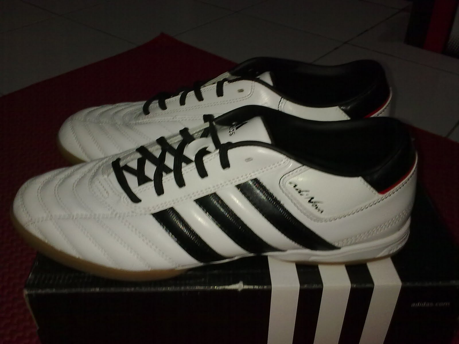 adidas nova