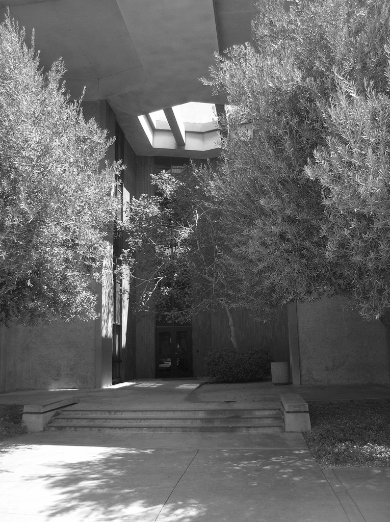 el imperio moderno baxter hall, california institut of technology