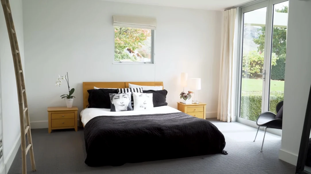 20 Photos vs. 8 Elderberry Crescent, Wanaka, New Zealand Home Tour Interior Design