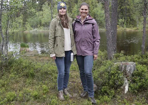 Fulufjället National Park. Governor Ylva Thorn, Crown Princess Victoria and Princess Sofia. Njupeskär waterfall