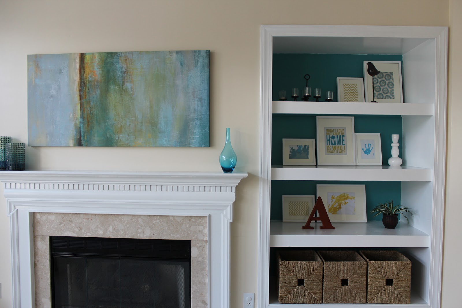 carolina on my mind: Bold Bookcases: Backstroke by Valspar