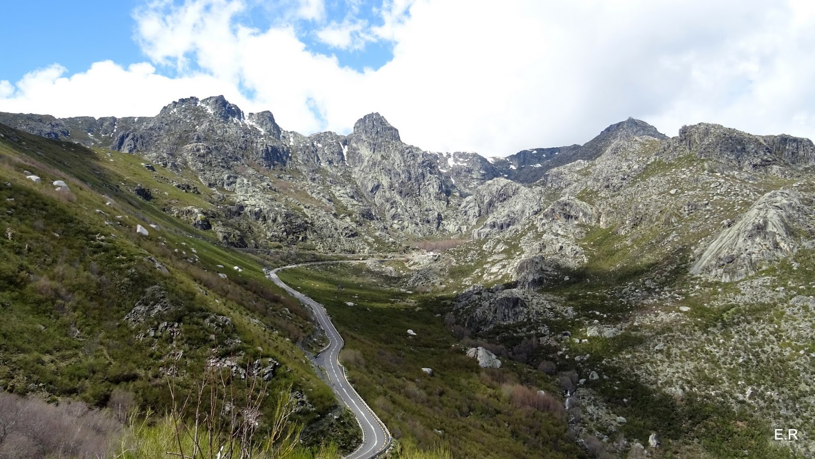Emilio..el frutas Valle Glaciar de Zêzere . Pico La Torre . Parque Natural de la Sierra de la