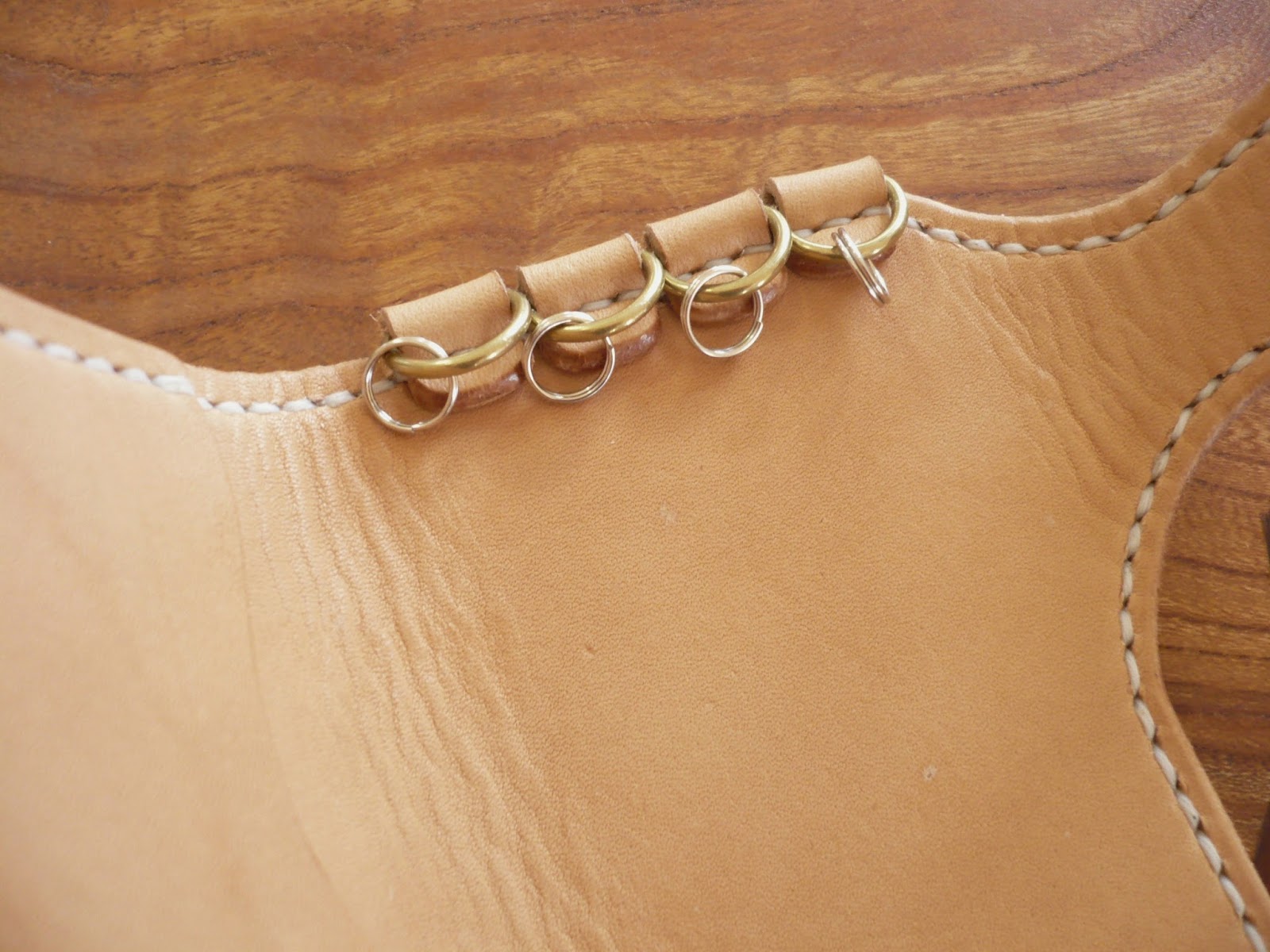 頑丈なキーケース