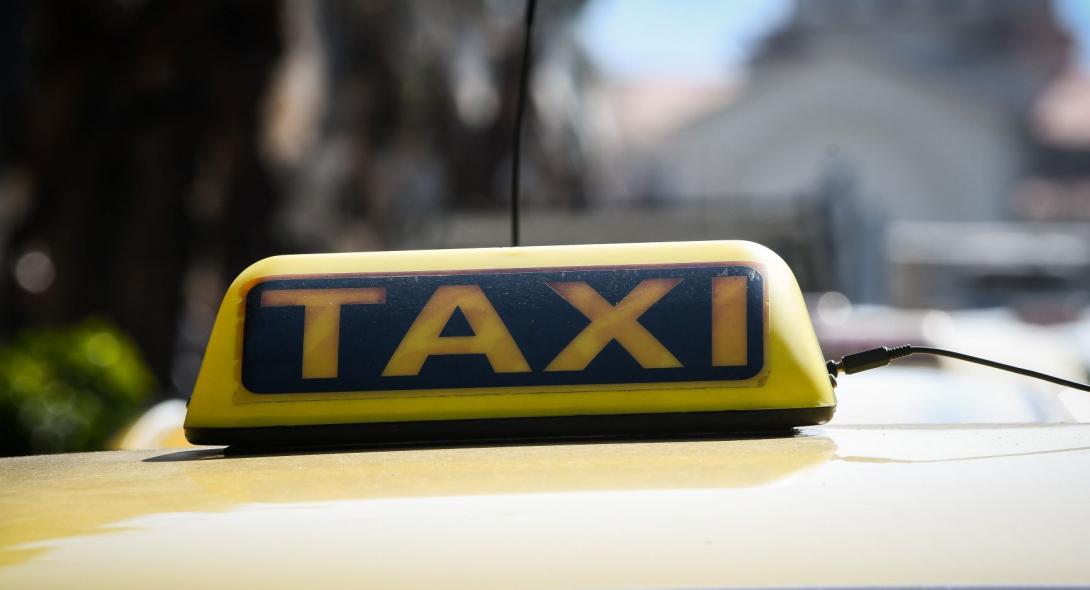 Αναθεωρούνται τα μέτρα για ταξί και ΙΧ - Τι ισχύει για κλιματιστικά, μάσκες και πρόστιμα