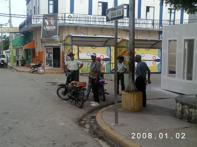 Comerciante de calle Padre Billini son desalojados por Tavito Suberví.