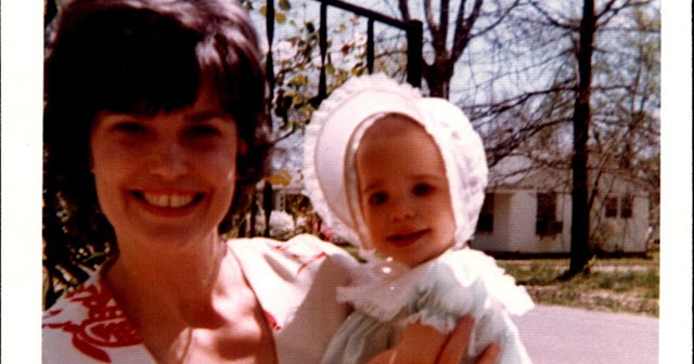 25 Interesting Vintage Snapshots of Young Celebrities Posing With Their