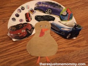 Collage paper plate turkey craft for preschoolers