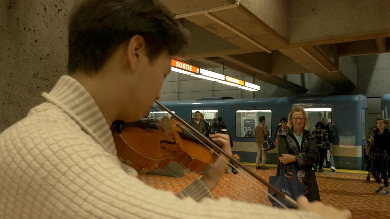 Violin concert in the Montreal Metro