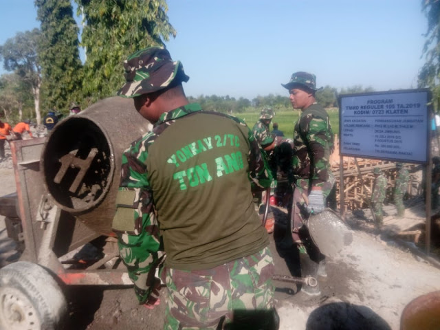 TNI Yang Satu Ini Biasa Sopir Tank, Kini Sopir Molen Untuk TMMD Reg 105 Kodim Klaten