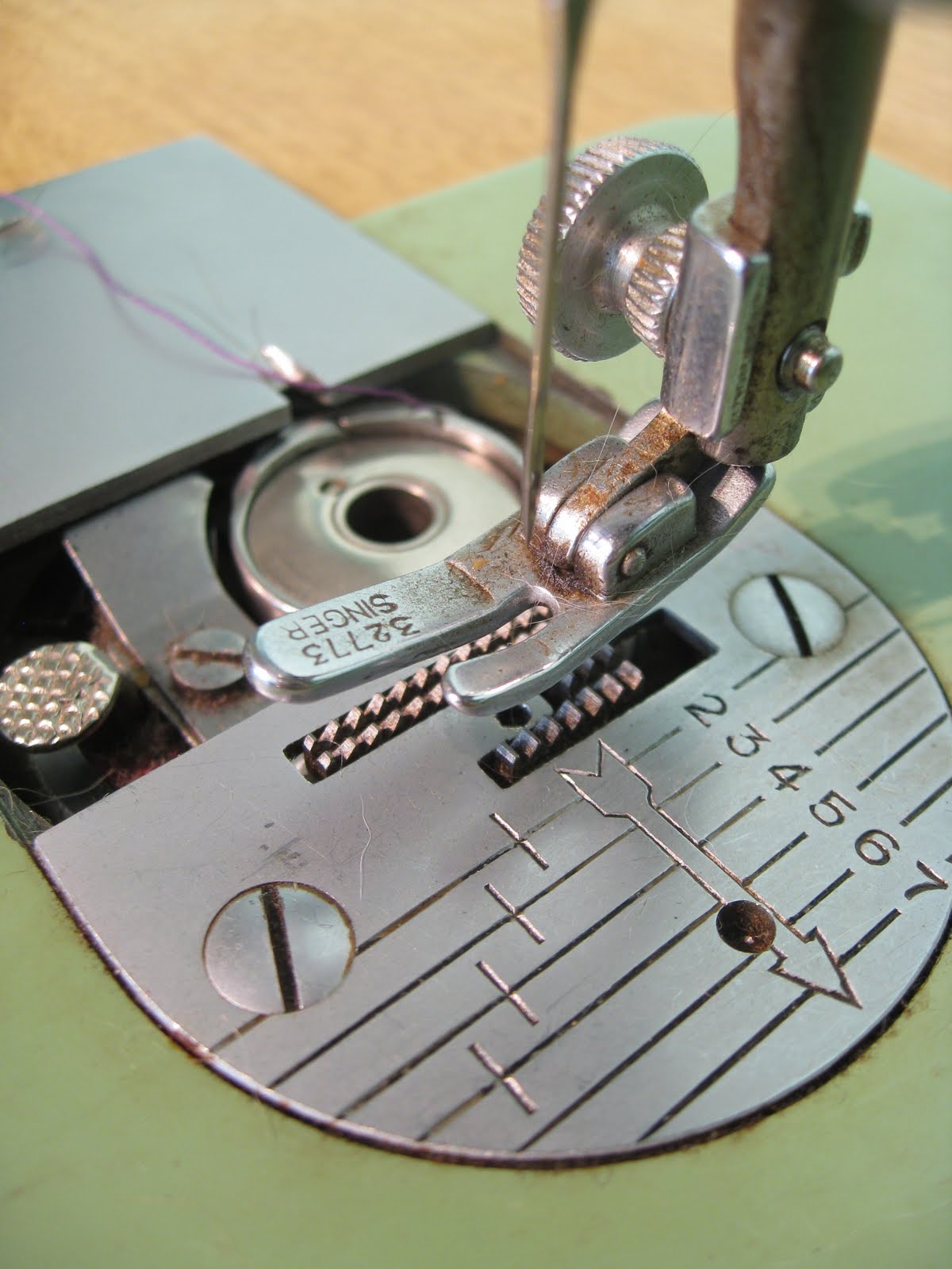 The Sassy Crafter My gift to you a 1958 Singer sewing machine!