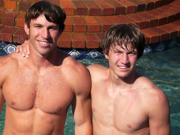 [Image: jordan+shipley+FB+shirtless+2.jpg]