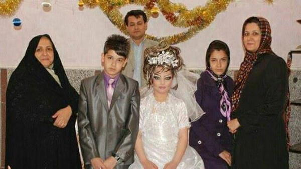 Foto Pernikahan Dibawah Umur di Iran Yang Jadi Viral 