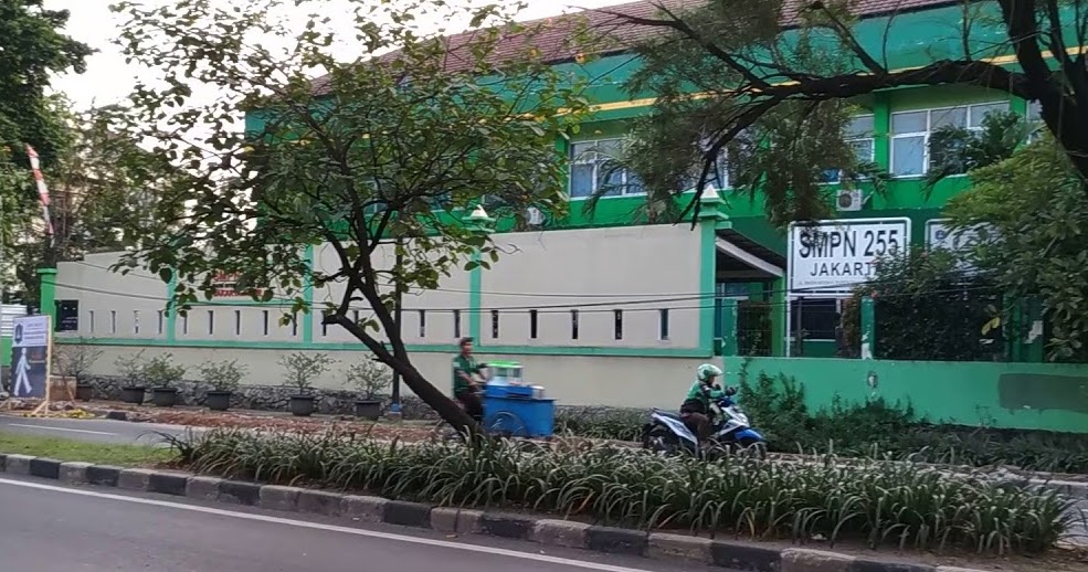 INFO SEKOLAH 100 Peringkat RataRata UN Tertinggi SMP
